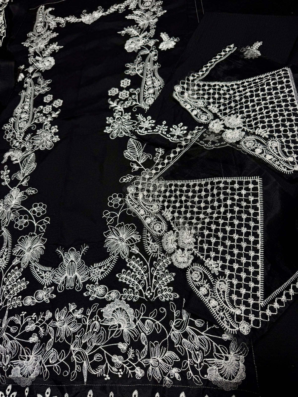 BATIK DHANAK 3PC EMBROIDERY UNSTITCHED